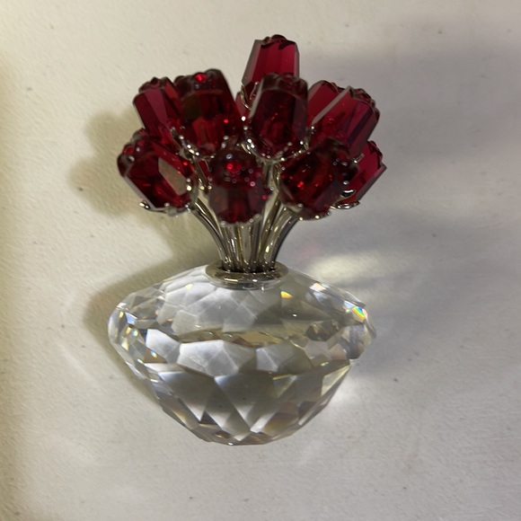 Swarovski Red Roses - Picture 2 of 3